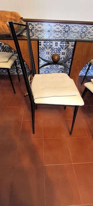 Mesa sala com cadeiras