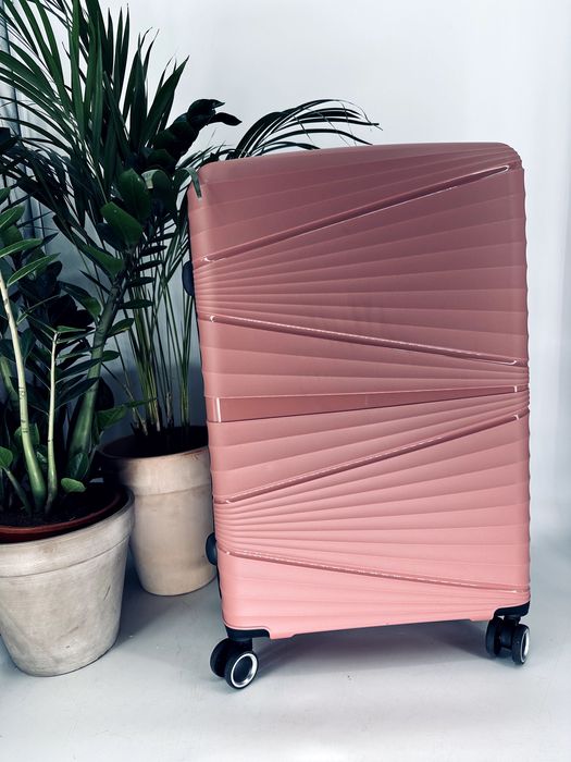 Nowa duża walizka pudrowy róż torba