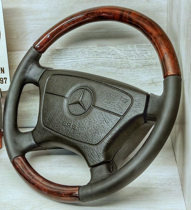 Инкрустация шпонированых вставок в руль