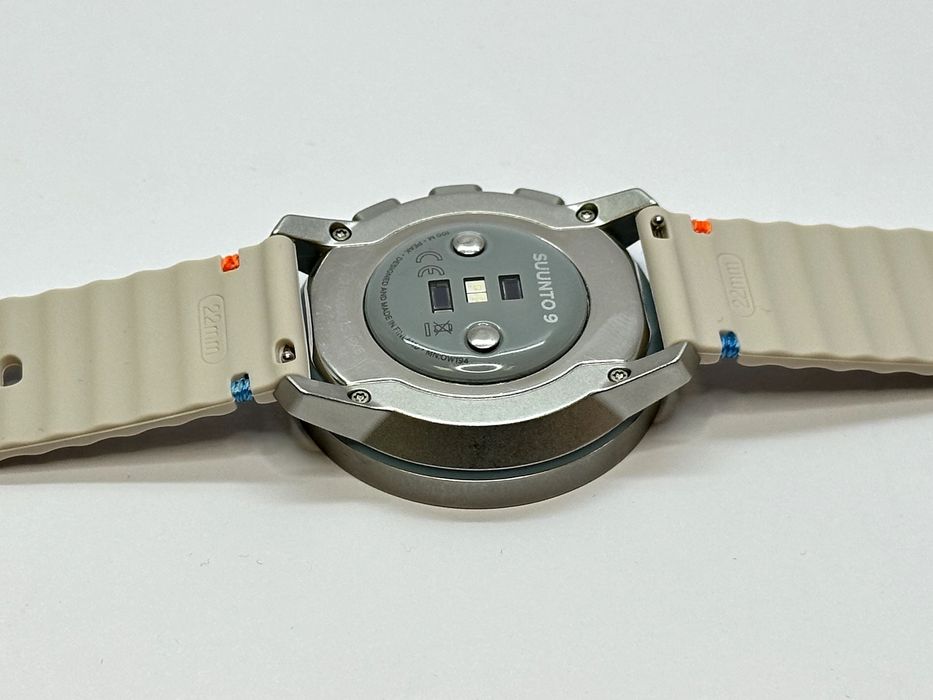 smartwatch sunto 9 peak 43mm