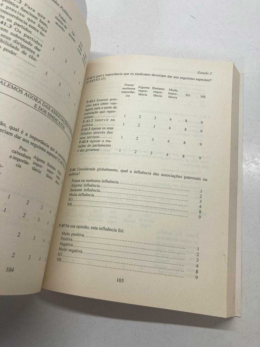 Livro - Comportamento e Atitudes Políticas (1973 a 2002) (ctt grátis)