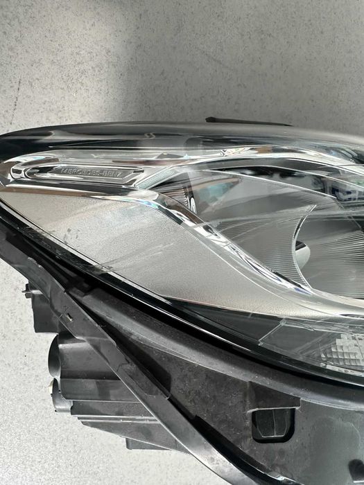Ótica / Farol DIREITA Mercedes CITAN W206 Original HELLA – A2069061000