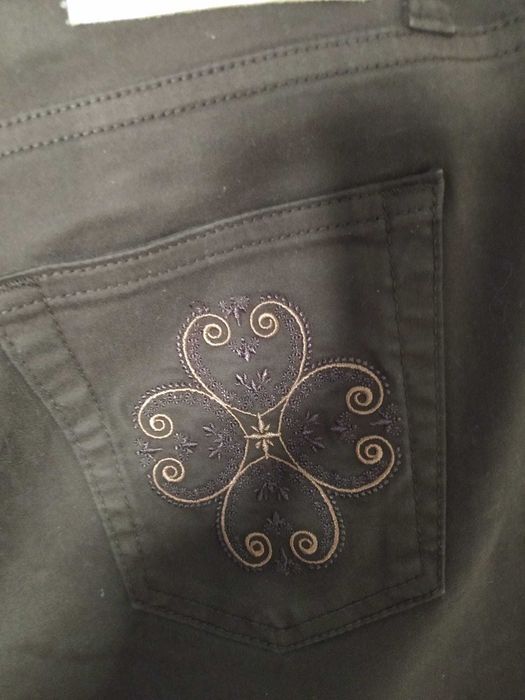 Calça clássica de senhora