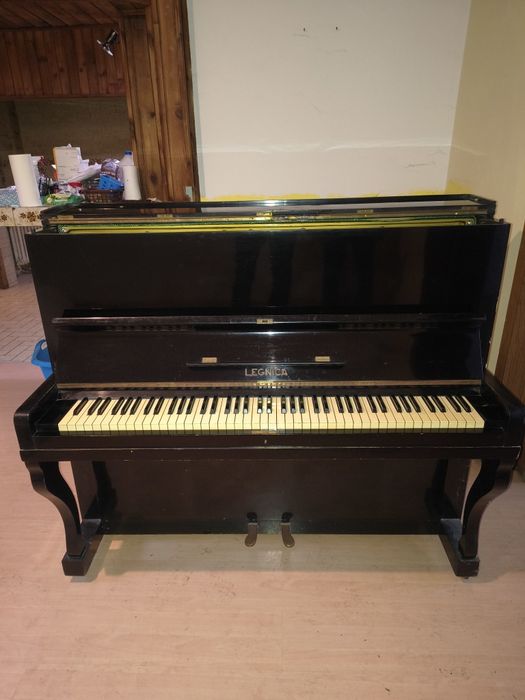 Pianino Legnica czarne