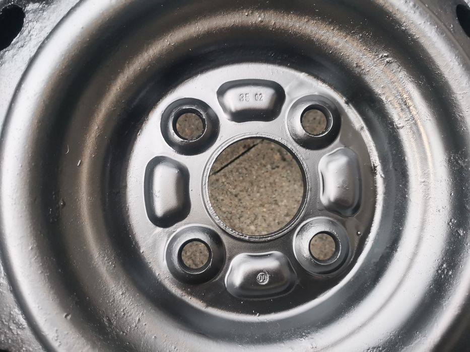 Felgi stalowe z oponami 15 " Toyota Corolla e12