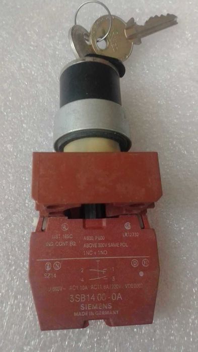 Кнопка управления поворотная с ключом XB2-BG