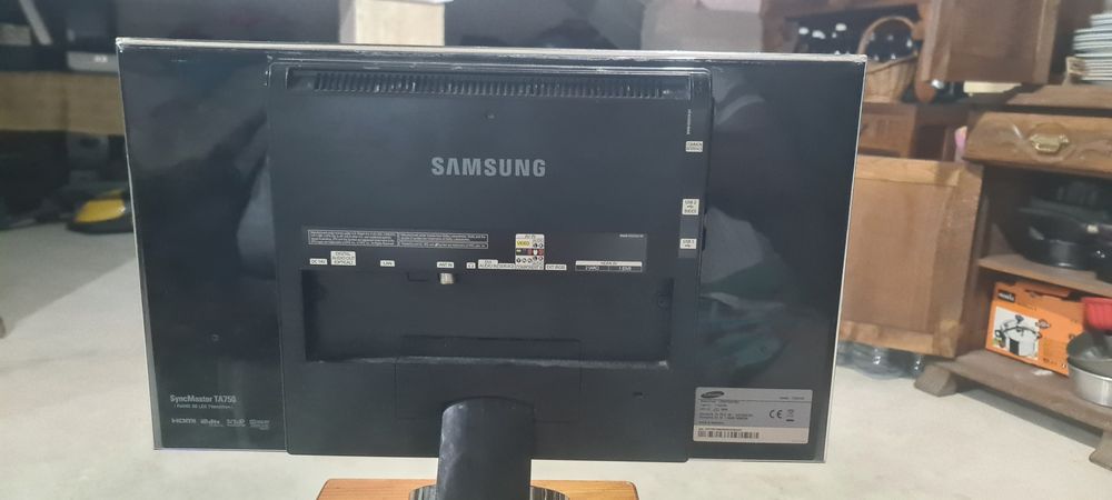 Tv samsung 3D.     T23A750