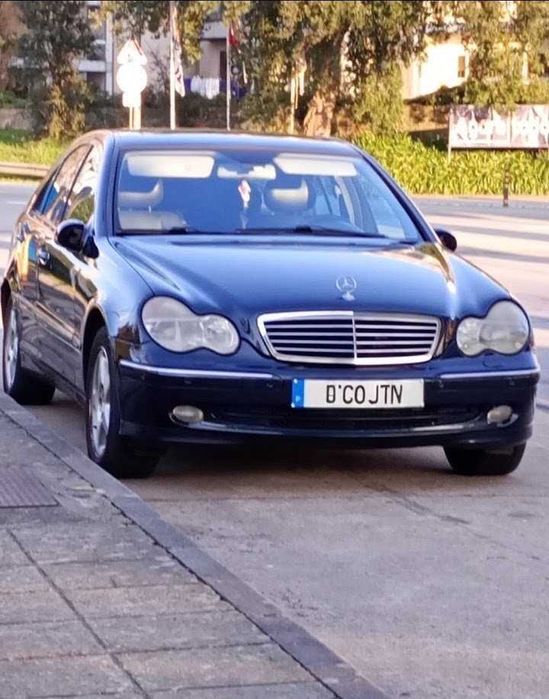 Mercedes C220  CDI ano 20000 Nacional.W203