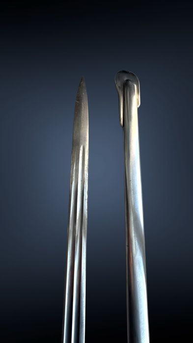 Антикварна зброя шабля кортик шашка тесак кинжал шпага палаш сабля меч