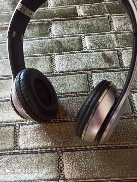 Навушники безпровідні Bluetooth S460
Залишит