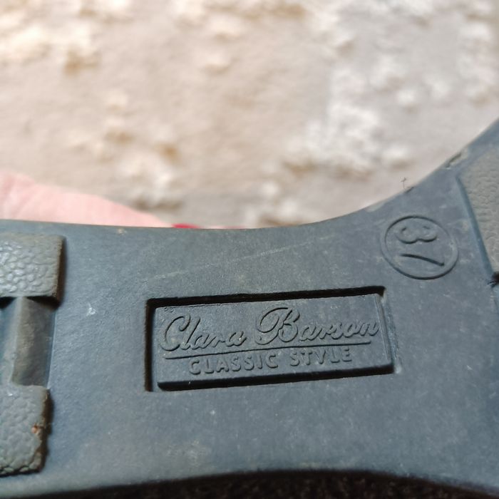 Czarne botki-koturna