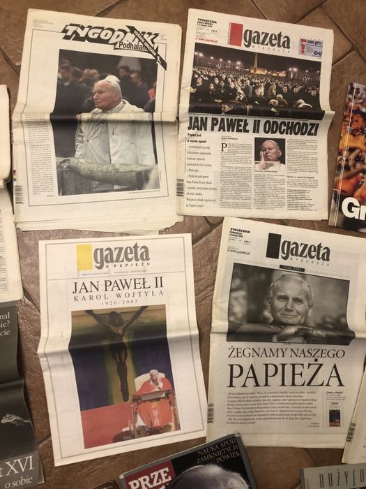 Kolekcja gazet z czasu śmierci Jana Pawła 20 tytułów