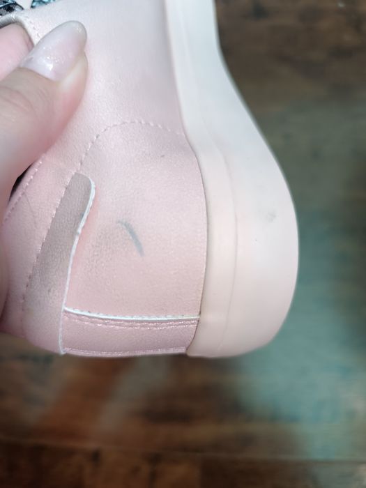 Buty damskie ze wstążką