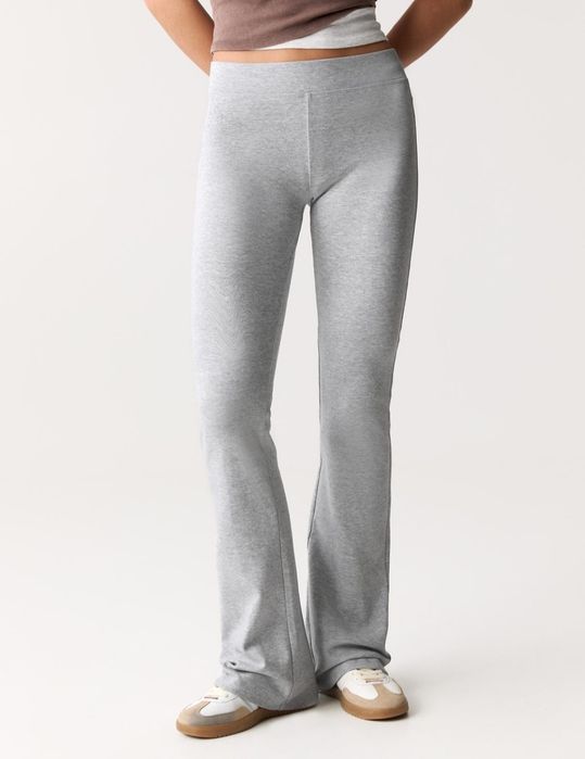 Spodnie dresowe z rozszerzaną nogawką