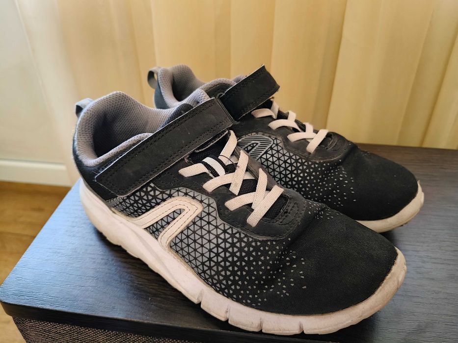 Кросівки розмір 35