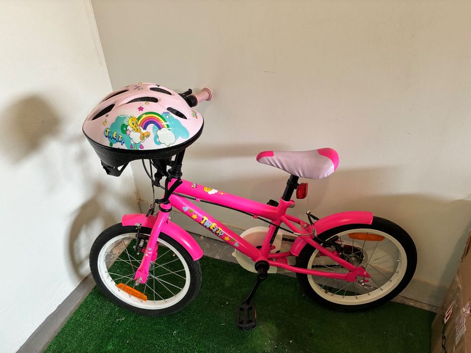 Bicicleta Tweety como nova e capacete