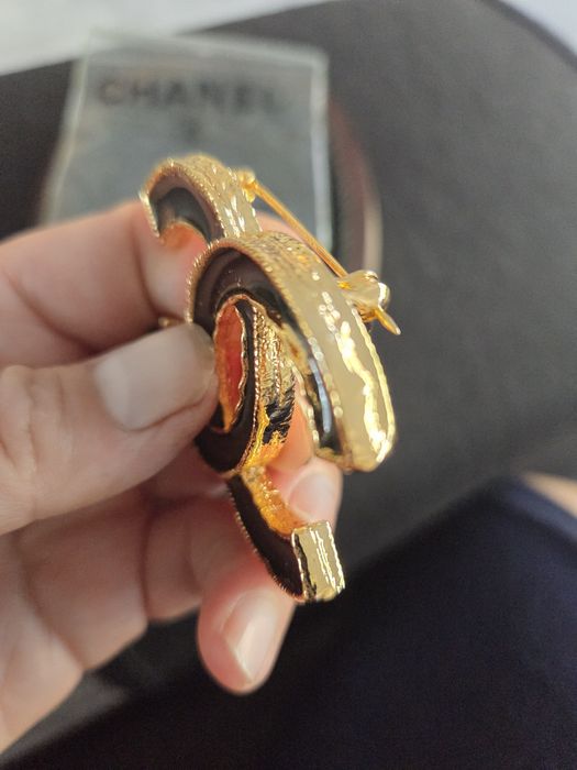 Ekskluzywna broszka  chanel
