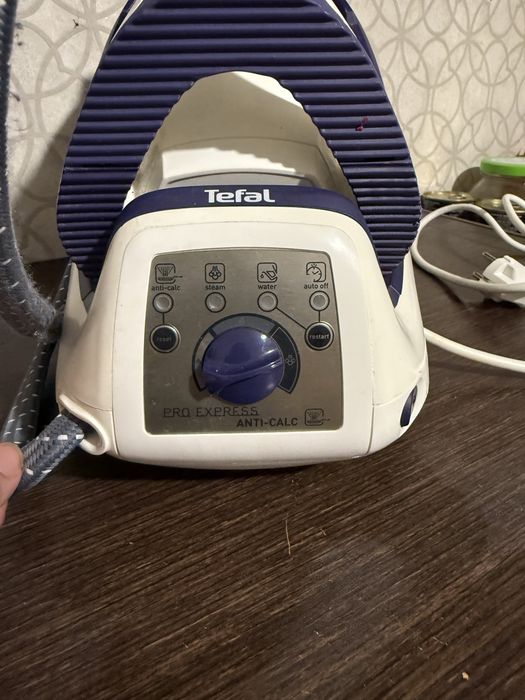 Праска, (утюг) парогенератор Tefal