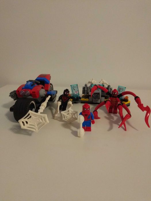 LEGO Pościg motocyklowy Spider-Mana 76113