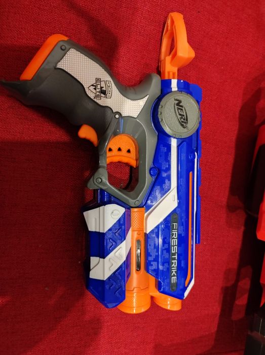 Nerf firestrike pistola e besta