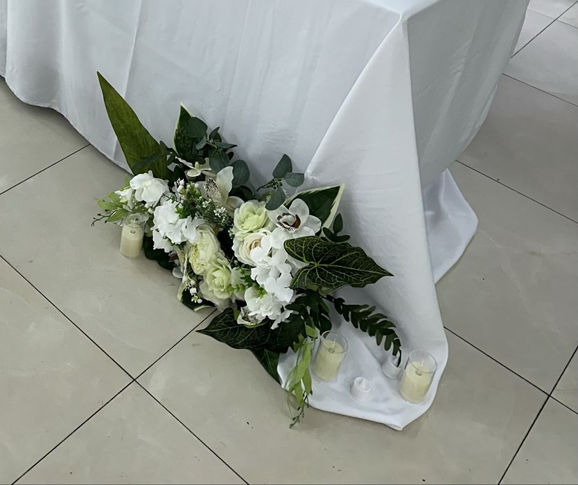 Весільна квіткова композиція