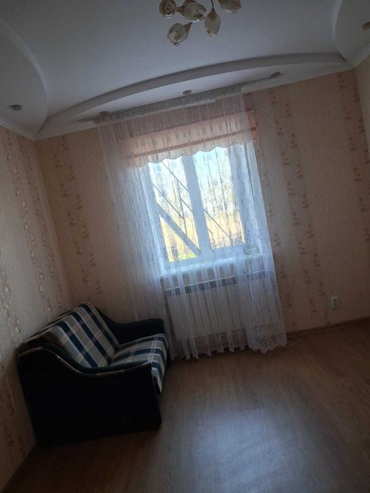 Будинок поблизу Нововолинська