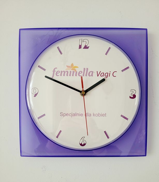 Zegar  ścienny na baterię.