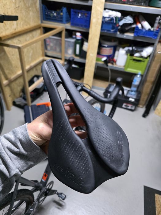 Selle Italia Model X
Szerokość: 145 mm
Płeć: Unisex
Masa: 310 g