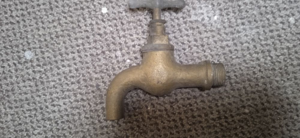 Kran zabytkowy mosiężny