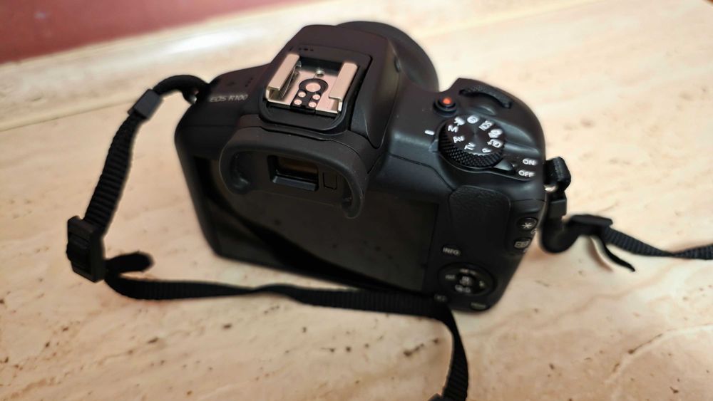Canon EOS R100 bez obiektywu