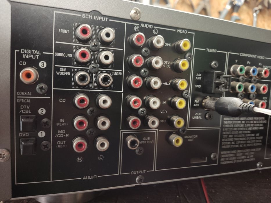 Amplituner Yamaha + Onkyo gratis