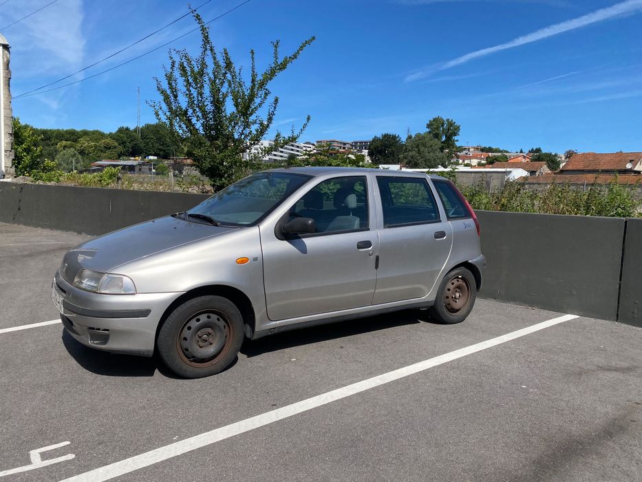 Fiat Punto 1.1 (55 cv) Star | 1997 | 146.000 km | Económico e fiável
