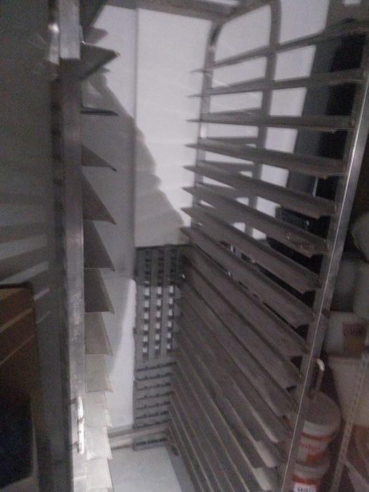 Carro transporte de tabuleiros