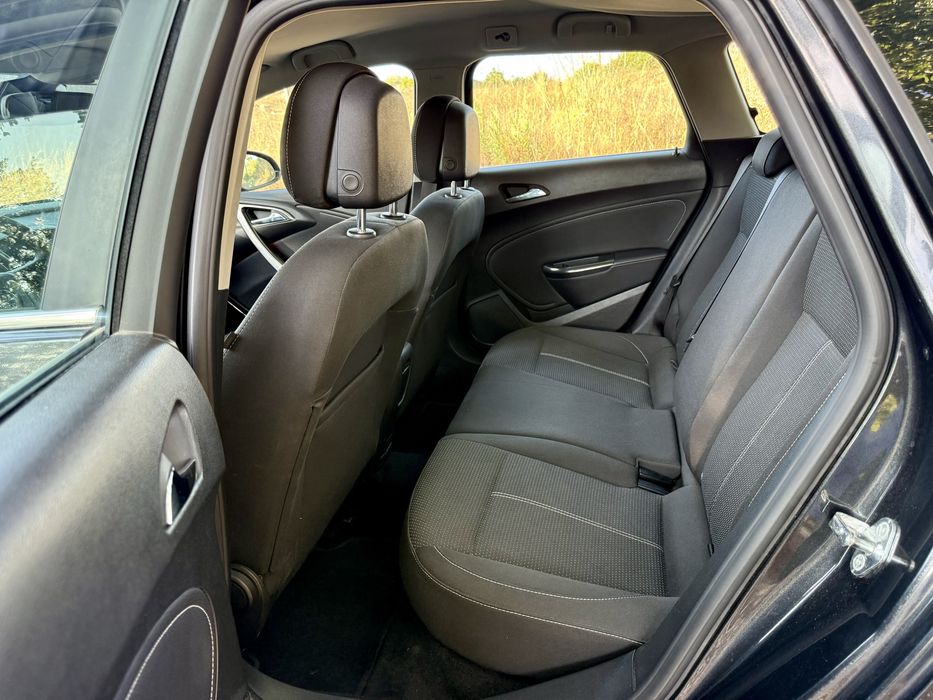 Opel Astra Sports Tourer — fotografia 10