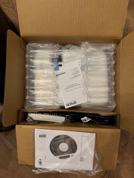 Projektor LCD Epson EB-W06 WXGA 3700lm HDMI głośniki