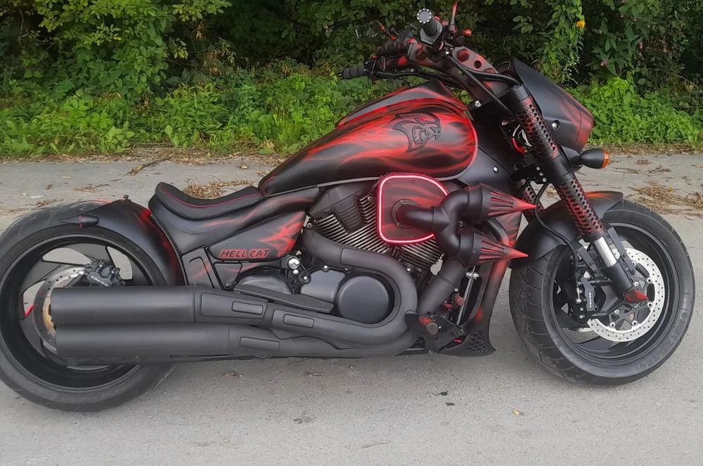 Aerografia , kaski, baki, motocykle; Odzież motocyklo