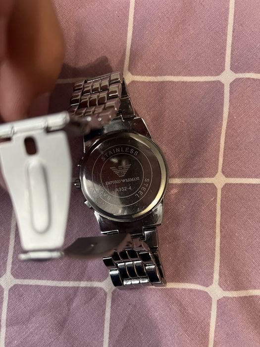 Продам годинник Emporio Armani