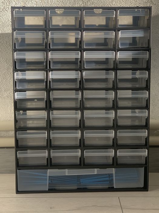 Оргонайзер для дрібних деталів 33 висувними ящиками та роздільники