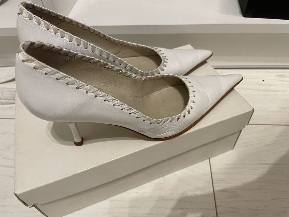 Sliczne biale szpilki skora Salamander slubne r 37