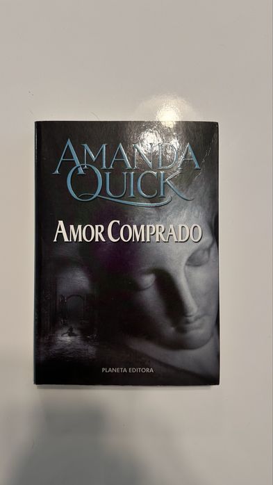 Livro “Amor Comprado” de Amanda Quick