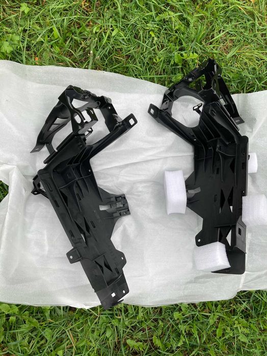 Кронштейн крепления L/R фары  BMW	5 Series F10/F11 2010-2017 год.