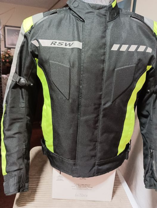 Ocasião (novas entradas em vestuário motard)