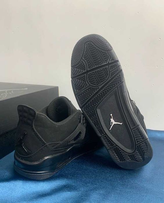 Jordan_4_Retro_SB_Black_Cat R.39