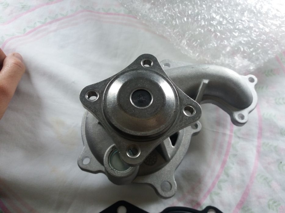 Bomba de água Ford fiesta ano 2000