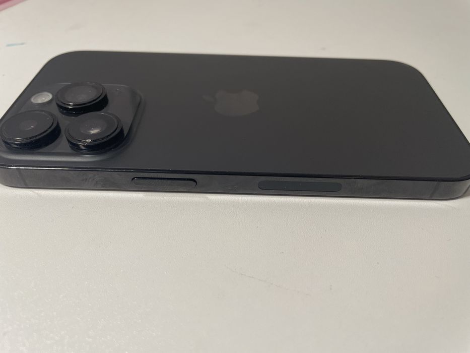 Айфон 14 про заблокований 256 гб.