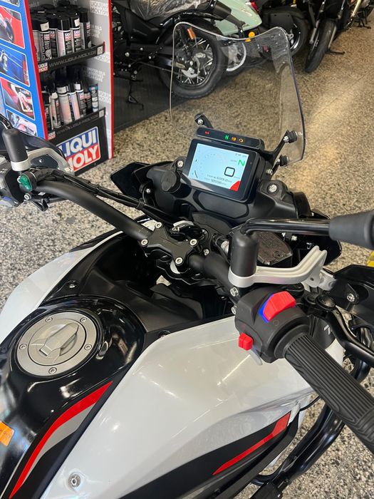 Benelli TRK 702 de 2023 em Óptimo estado Malas Crash Bars Faróis Auxiliares