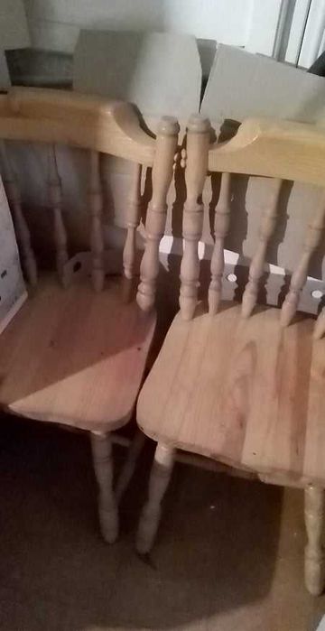 Mesa redonda + 4 cadeiras madeira maciça