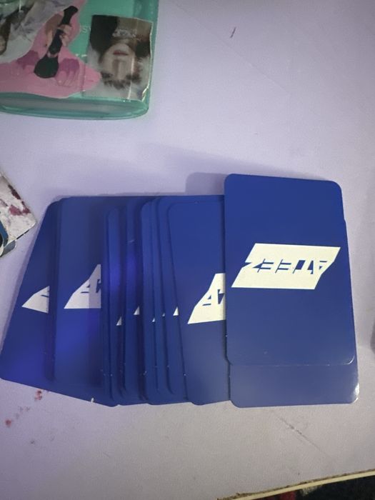 Кпоп карти  та картхолдер