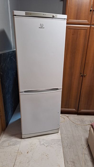 Холодилник Индезид 180×60