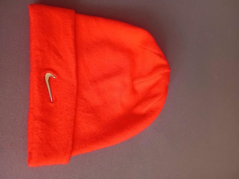 Шапка червона оригінальна Nike unisex